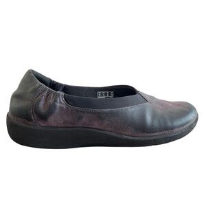 Clark's Cloudsteppers Purple Distress Loafers Soft Cushion Women's 9 Slip On